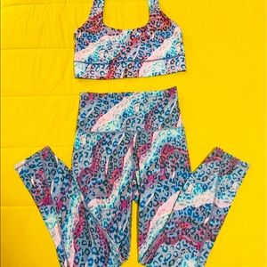 FABLETICS set with reversible top
